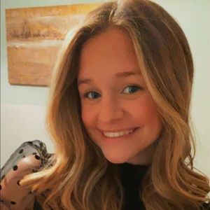 Meet your Posher, Emilee